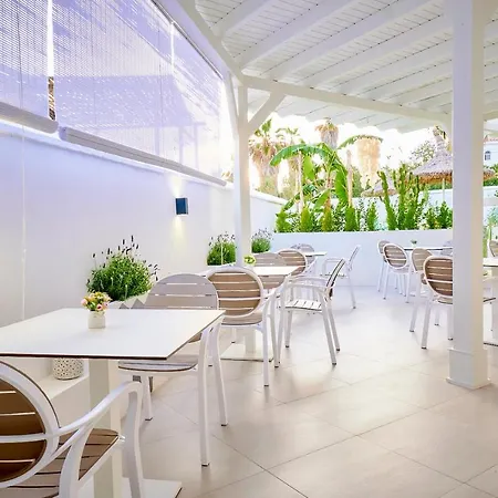 - Restaurante La Breña Hotel