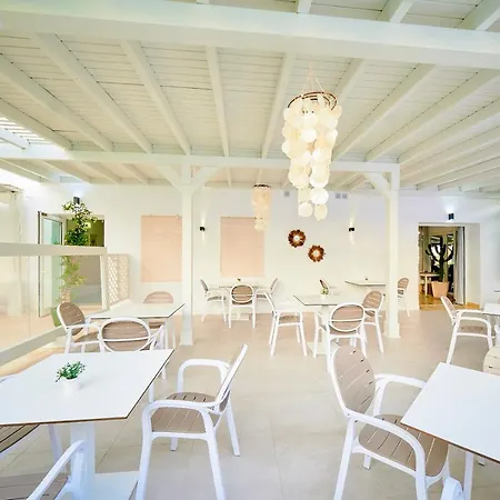 - Restaurante La Breña Hotel