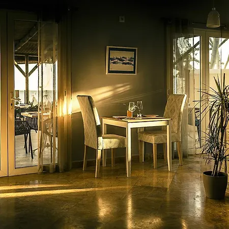 - Restaurante La Breña Hotel 2*