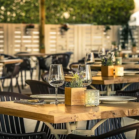- Restaurante La Breña Hotel Los Caños de Meca